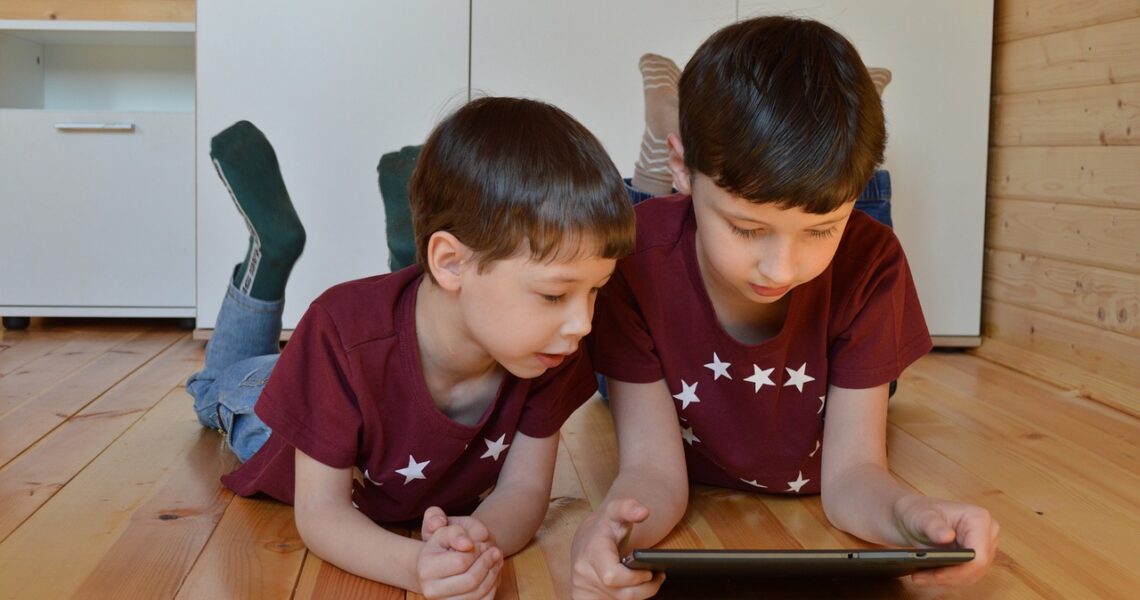bambini tablet smartphone psicologo bari